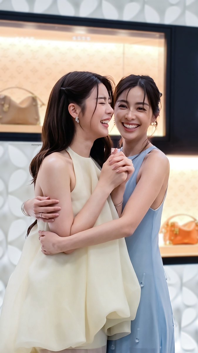mewxpn's tweet photo. 🐧: ตกใจอ่อออ
🦭: ตกใจ
🐧🫂🦭✨️

#อุ้มแบม #OomBam 
#Oomeisaya #BamSaralee https://t.co/aGOgje1bV2