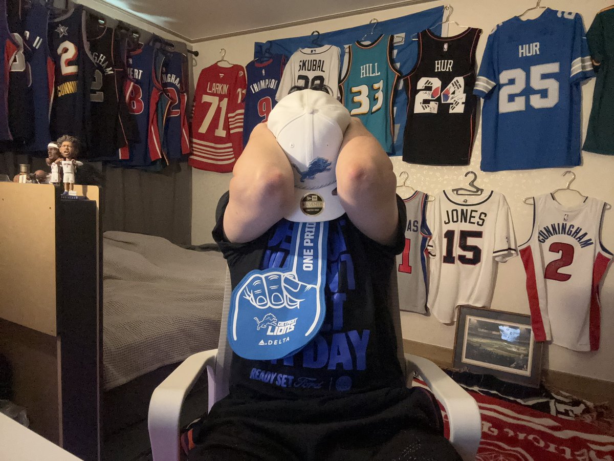 KoreaPistonsFan's tweet photo. People did warn me being a Lions fan isn't easy, but damn https://t.co/8ykjpCDpTt
