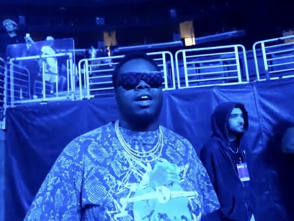 Sagesmokerr's tweet photo. How you see me in tha dark https://t.co/whkGAcdelS