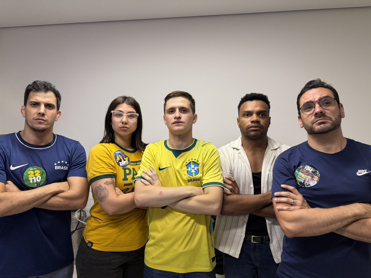FernandoHoliday's tweet photo. Obrigado, SP. Obrigado, Jair. Obrigado, Nikolas.

E, acima de tudo, muito obrigado meu Deus por permitir que eu faça parte dessa história.

Que orgulho desse time. Que honra fazer parte disso. 🥹🇧🇷💪🏾 https://t.co/sWswAPbjA4