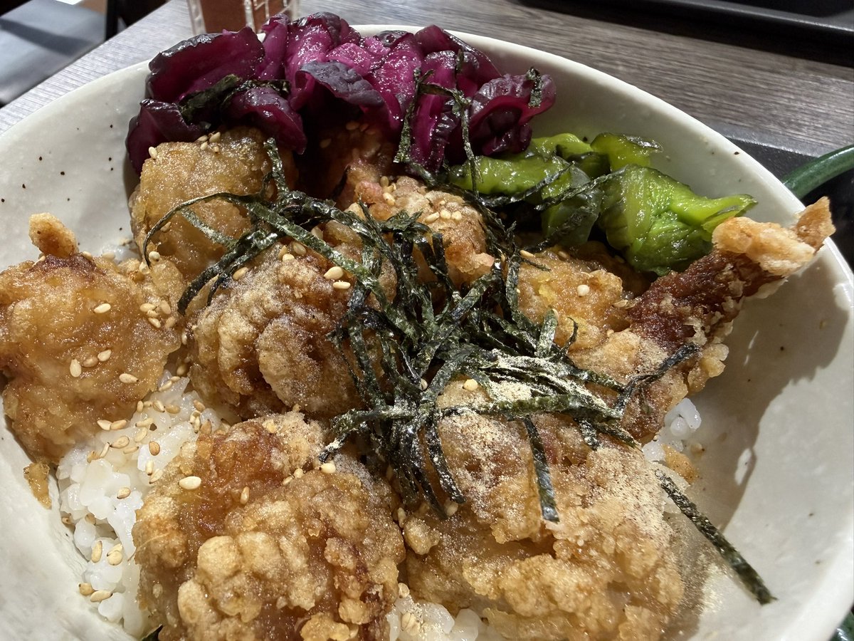 tkm_2230's tweet photo. お昼ご飯は、店内のお食事処で食べました！

（丼、大盛り無料）
なんて素晴らしい言葉なのでしょうか！

筋肉も喜んでおりマッチョ💪

PR
ピーアーク相模原
ゆるバナちゃんねる https://t.co/4EWqmOh1rn