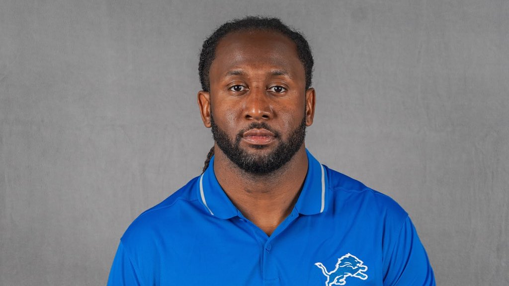 Devoted2DET's tweet photo. The 2026 Lions defense has given up 1,695 yards through 4 games.

Yes, that’s 32nd in the NFL.

#OnePride https://t.co/ntWCRb64ry