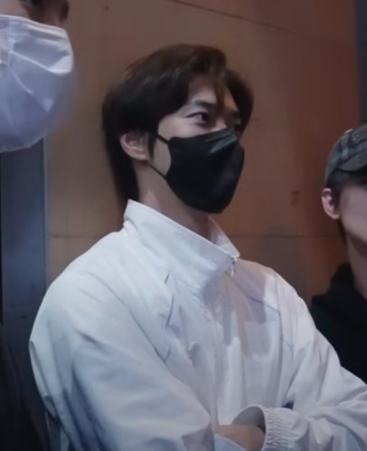 _DDo_0's tweet photo. 아 남자 목 길어서 목 올라오는 옷 입어도 1도 안답답한거 너무 좋지 얘더라.. https://t.co/xpish5csuB
