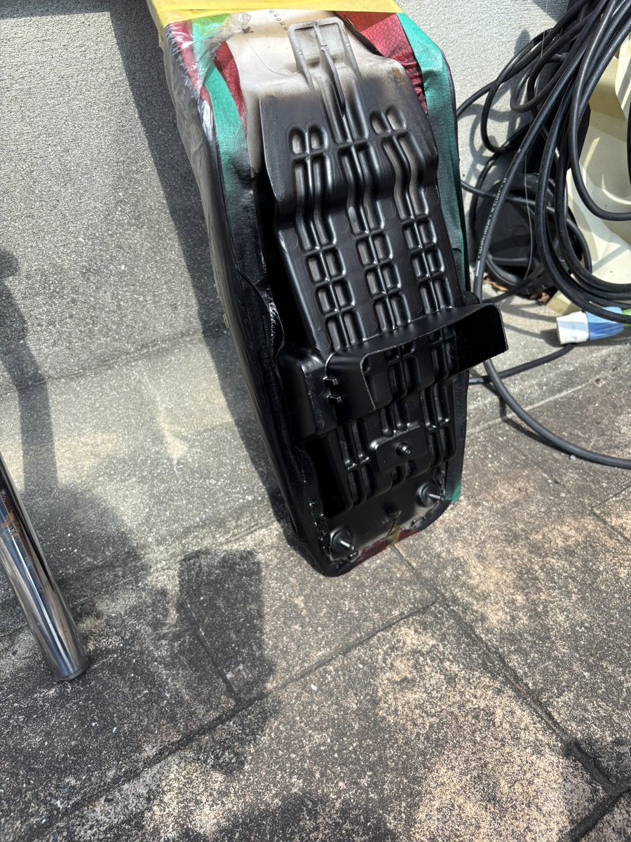 motaco821's tweet photo. 2液式ウレタン缶スプレー(デイトナ製)只今天日にて絶賛硬化中‼️ https://t.co/Tf9LJyvSfO