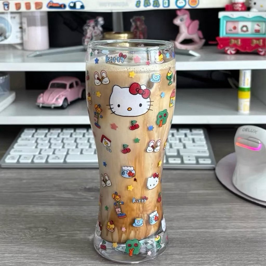 iitreasureyou's tweet photo. แก้วคิตตี้ 500 ml น่ารักแบบตะโกนนน 🥹💗
แก้วก็สวย คิตตี้ก็น่ารัก ☕️🐱✨
เอาไว้ใส่น้ำหรือกาแฟ วางบนโต๊ะคือโต๊ะน่ารักขึ้นทันที
ทาสคิตตี้เห็นแล้วรอดยากนะ 🫠
🛒 พิกัดจิ้มเลย
https://t.co/DetrbNCwLJ
#แก้วคิตตี้ #HelloKitty #ของน่ารัก #แก้วน่ารัก #ป้ายยา #Shopee #อัยอัยป้ายยา https://t.co/rvk6BkIY7I