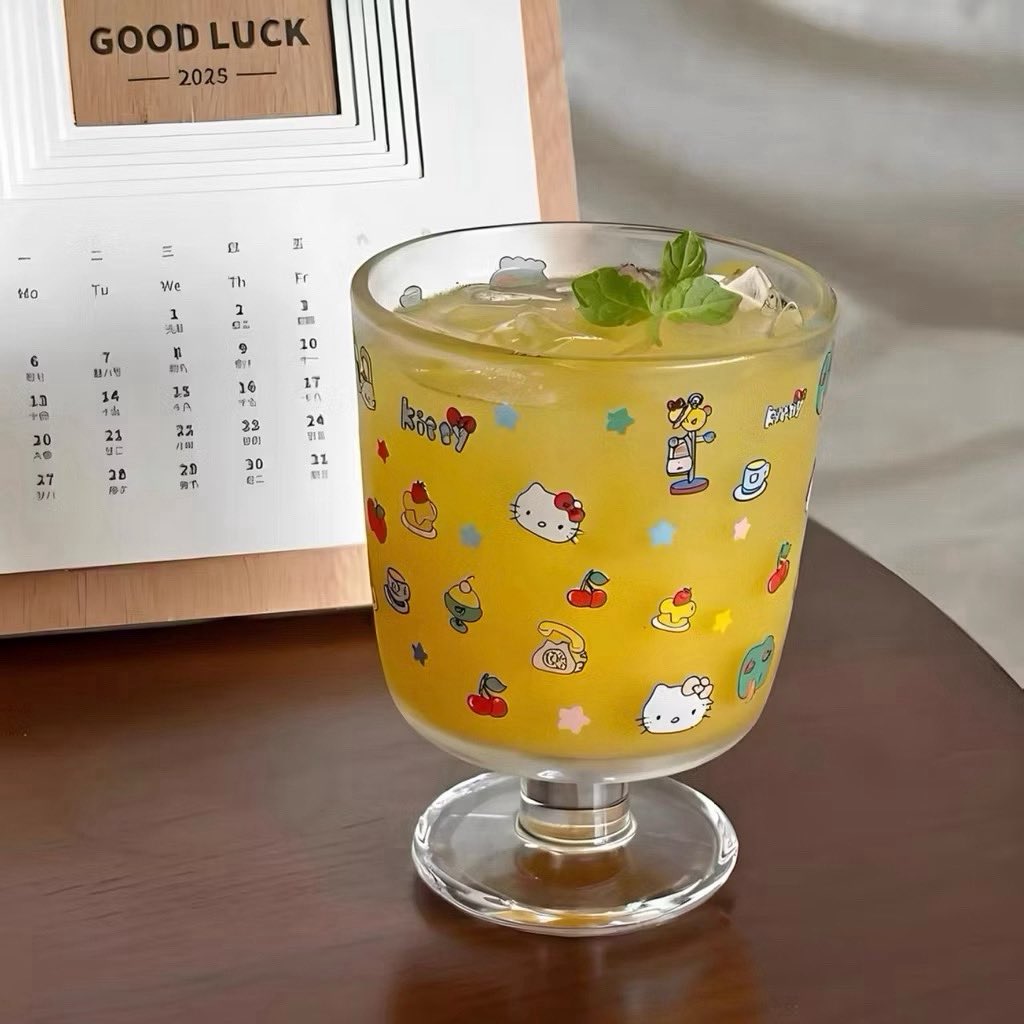 iitreasureyou's tweet photo. แก้วคิตตี้ 500 ml น่ารักแบบตะโกนนน 🥹💗
แก้วก็สวย คิตตี้ก็น่ารัก ☕️🐱✨
เอาไว้ใส่น้ำหรือกาแฟ วางบนโต๊ะคือโต๊ะน่ารักขึ้นทันที
ทาสคิตตี้เห็นแล้วรอดยากนะ 🫠
🛒 พิกัดจิ้มเลย
https://t.co/DetrbNCwLJ
#แก้วคิตตี้ #HelloKitty #ของน่ารัก #แก้วน่ารัก #ป้ายยา #Shopee #อัยอัยป้ายยา https://t.co/rvk6BkIY7I