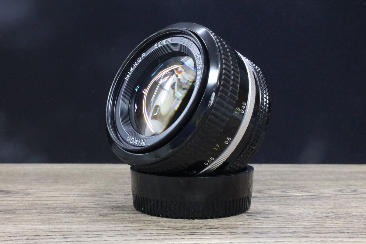 Hardoffcamera's tweet photo. Ai NIKKOR 50mm F1.4が中古品で出ました。
カビの除去行っております。
レンズ内ホコリ混入あり。鏡筒削れありのC＋くらいのお品物です。
#ハードオフ八王子大和田
#ハードオフ https://t.co/qxBHPsDupr