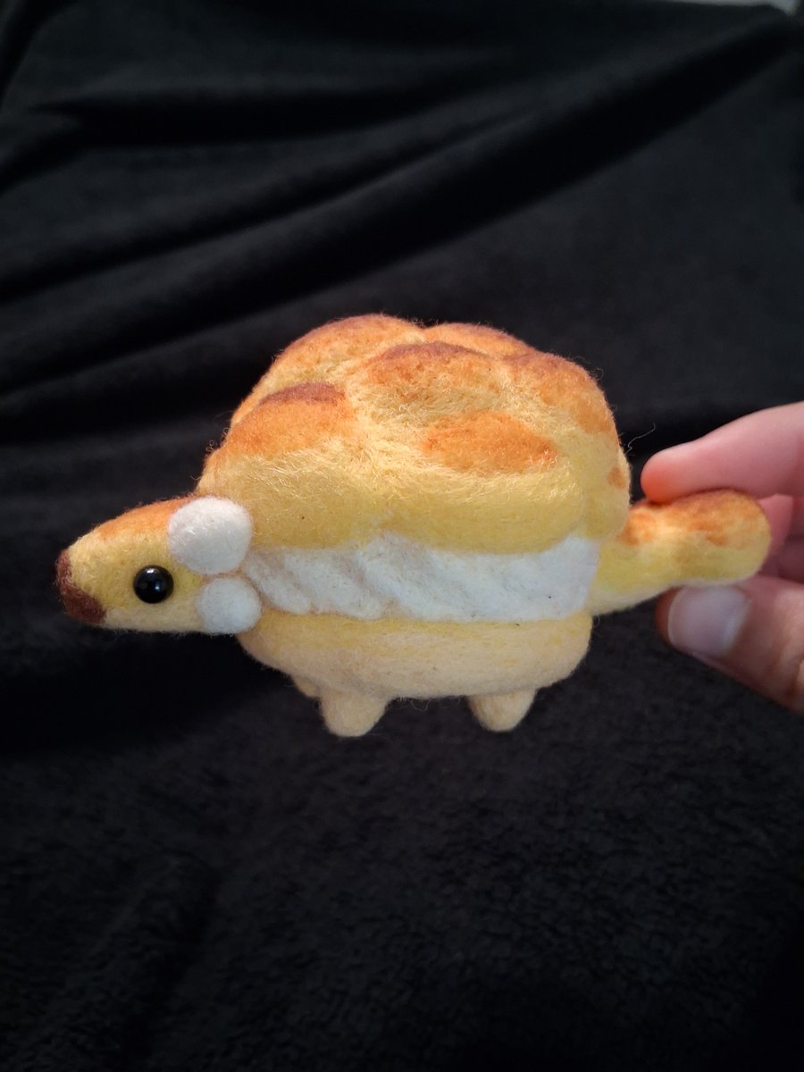 LadyZephyra's tweet photo. Im starting a felted doughnasaur series. I'd Love to hear y'alls food dino combos. Including food paleo plants,  cause I may wanna try for a diorama. https://t.co/R0dlvJJoGw