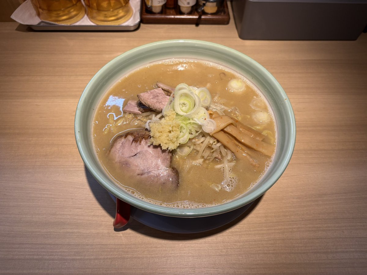 sugi_January's tweet photo. 味噌らーめん ことぶき
さっぽろ味噌

久々にお気に入りの味噌らーめん！
並びナシとコインP空きアリのハードルを久しぶりに乗越えました。
辛いの好きなので限定の赤オロチもめちゃくちゃ気になったんですが、やはり久々なので王道の味噌を食べたい欲求が勝っちゃいましたね。
あー美味しかった!! https://t.co/JX69WF3LLk