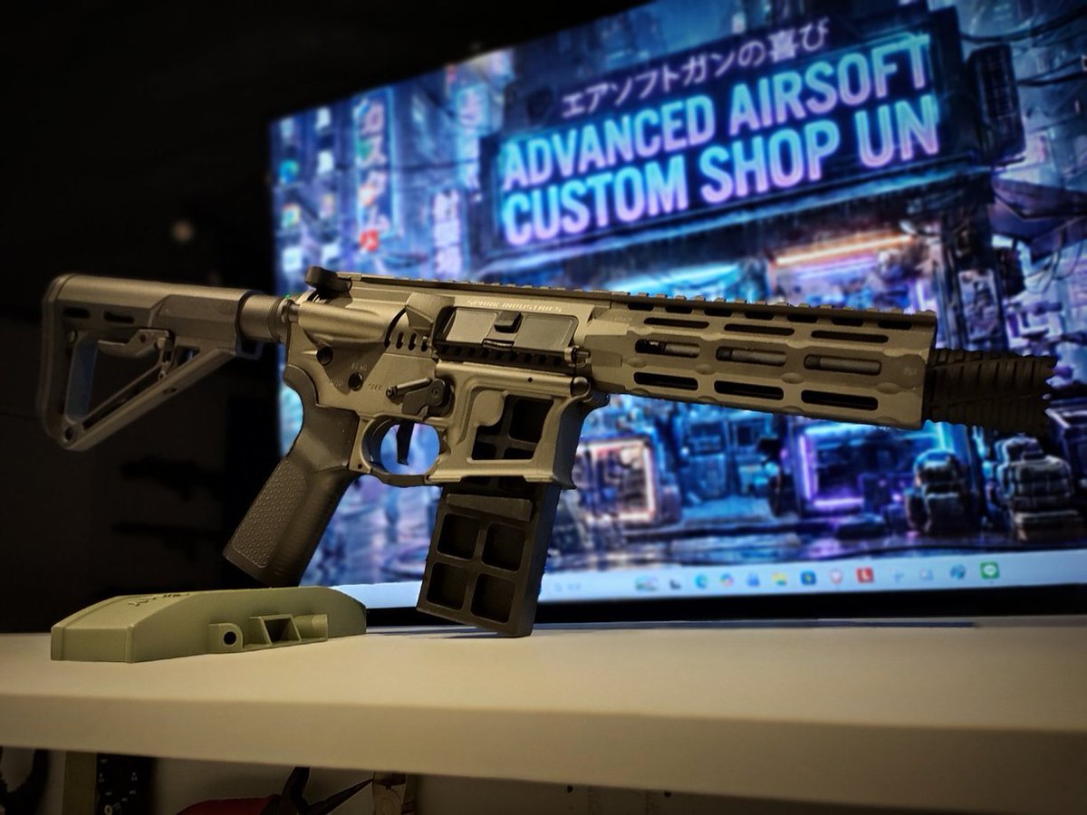 yamagyo1's tweet photo. advanced airsoft custom shop UN!

APS　コモドドラゴン　極上品　２９８００円（委託品）

ブラシレスモーター付きですよ～！

APSは刺さる人には刺さるかっこよいデザイン、、色も渋い！

なんとオプションNO1ブラシレスモーター入っていますのでかなりお得！

当ショップでカスタムもしますよ！ https://t.co/96Atxubgjp