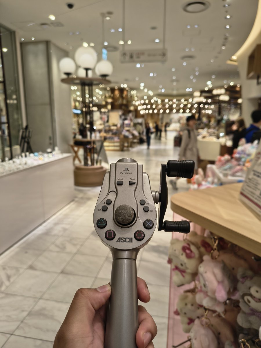 The_NitroCrate's tweet photo. Who would've thought the ASCII fishing rod controller for the PS1 would improve shopping experience so much

#playstation #fishingrodcontroller https://t.co/y6Y75GHjDv