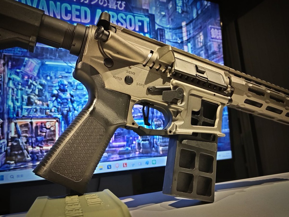 yamagyo1's tweet photo. advanced airsoft custom shop UN!

APS　コモドドラゴン　極上品　２９８００円（委託品）

ブラシレスモーター付きですよ～！

APSは刺さる人には刺さるかっこよいデザイン、、色も渋い！

なんとオプションNO1ブラシレスモーター入っていますのでかなりお得！

当ショップでカスタムもしますよ！ https://t.co/96Atxubgjp