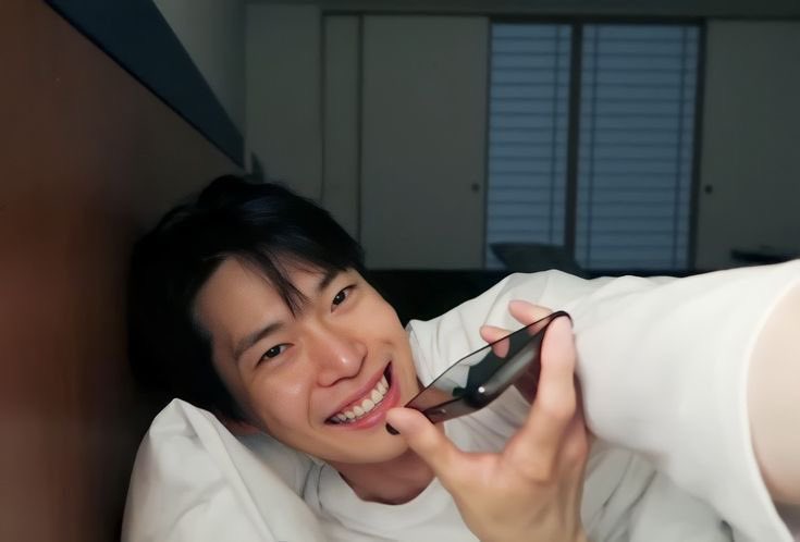 camomld's tweet photo. เธอ ตอนนี้ทำอะไรอยู่ครับ

: เค้ากำลังจะนอนแล้ว

ถึงเวลานอนก็นอนฝันดีนะครับ

: อื้อ ๆ เค้ารู้ อ้วนบอกเค้าทุกคืนเลย

ถึงเวลากินก็กินเยอะๆนะครับ สุขภาพร่างกายแข็งแรงนะ

: เค้าโอเค อ้วนก็เหมือนกันนะ

ไว้เรามาเจอกันเร็ว ๆ นะครับ

: เค้าคิดถึงอ้วน พุ้บ

คิดถึงเธอเหมือนกันครับ พุ้บ https://t.co/RYjLl4C2qY