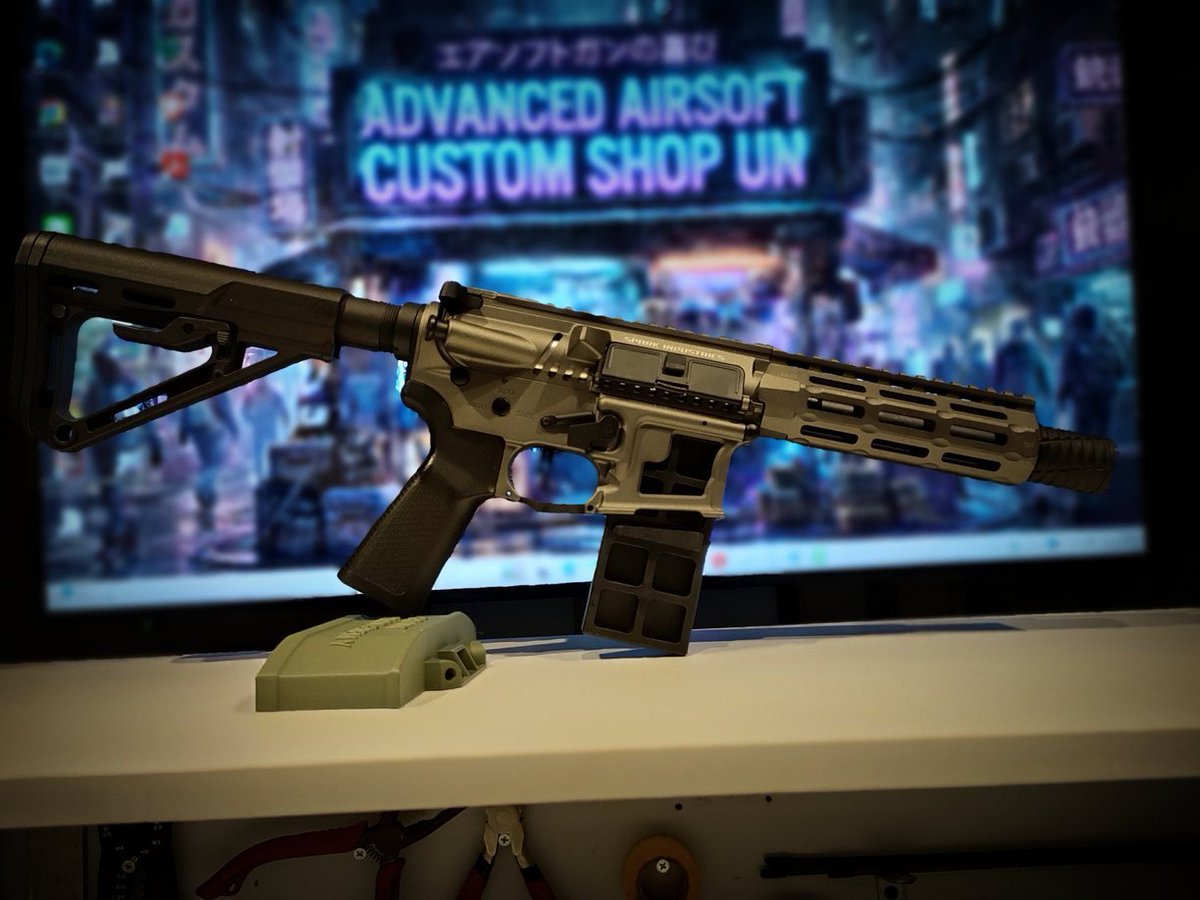 yamagyo1's tweet photo. advanced airsoft custom shop UN!

APS　コモドドラゴン　極上品　２９８００円（委託品）

ブラシレスモーター付きですよ～！

APSは刺さる人には刺さるかっこよいデザイン、、色も渋い！

なんとオプションNO1ブラシレスモーター入っていますのでかなりお得！

当ショップでカスタムもしますよ！ https://t.co/96Atxubgjp
