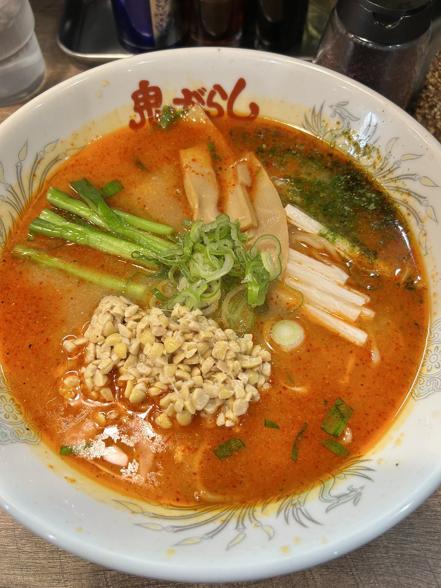 yahhoh's tweet photo. 1年振りくらいでラーメンを食べた(^◇^;)
#鬼がらし https://t.co/5Rfa6LlQSv