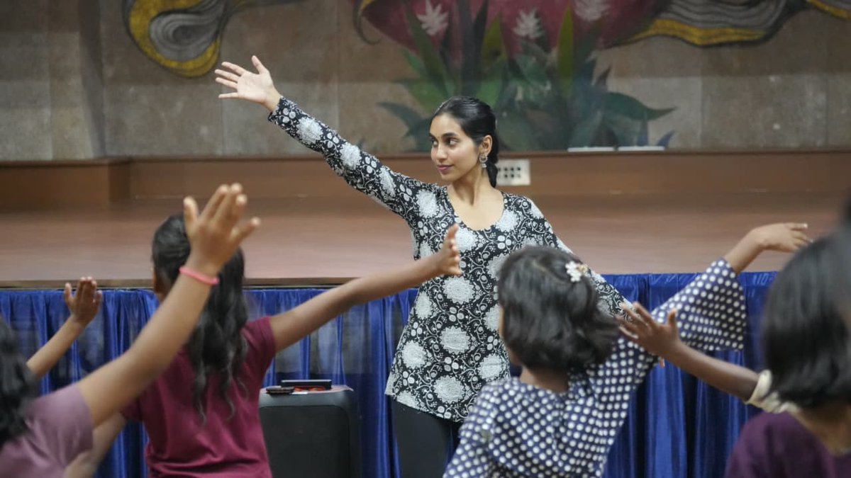 christlavasa's tweet photo. MOVE BEYOND | Dance Workshop
The Lavasa Dance Academy, in collaboration with the Centre for Social Action, presents an engaging dance workshop celebrating movement, creativity, exploration, and expression.
Move. Explore. Express!
#MoveBeyond #DanceWorkshop #CHRISTLavasa https://t.co/FX3UgoU5an