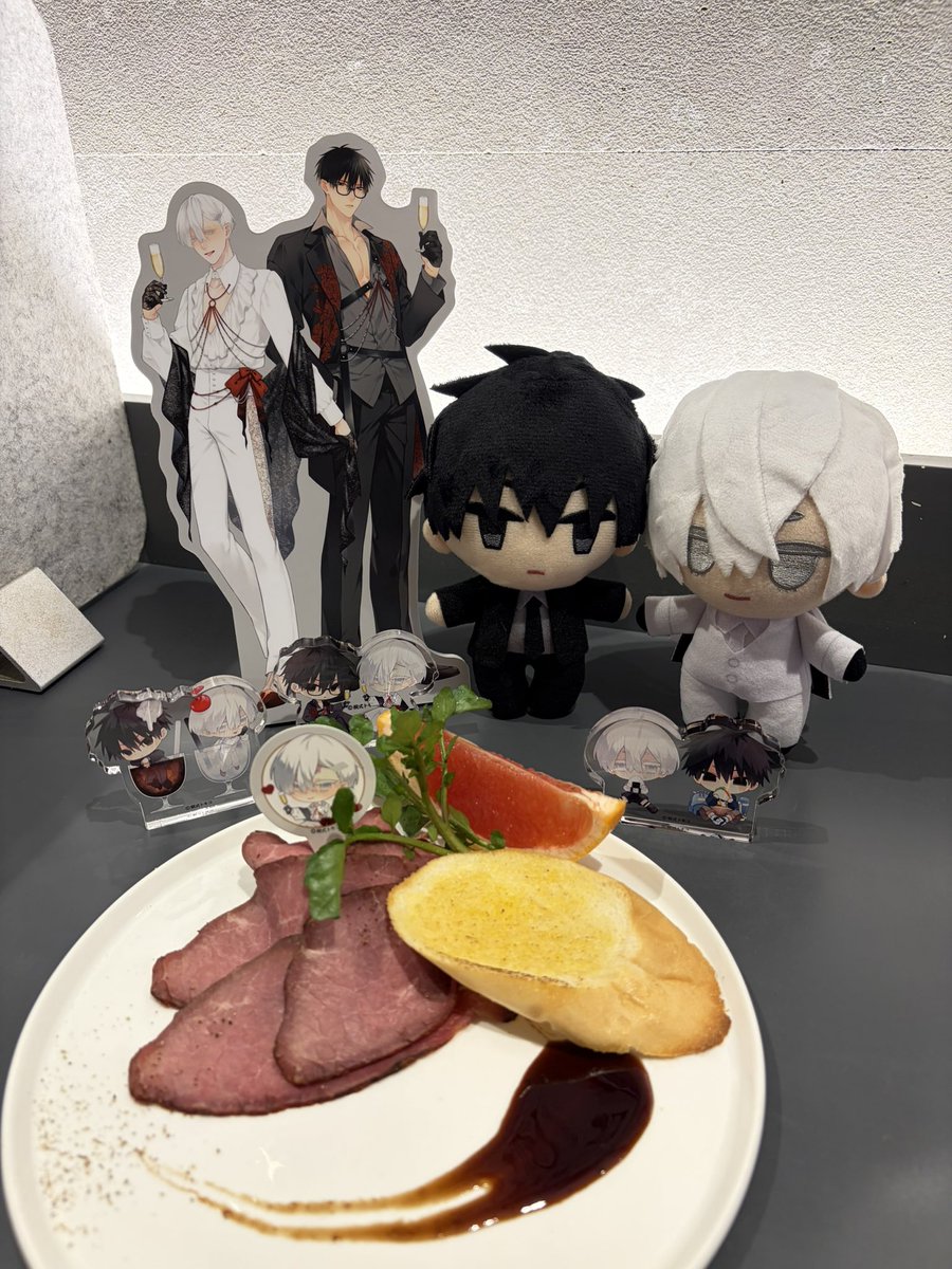 ran_bl_aimer's tweet photo. この週末、両日とも朝からガッツリ遊び回って楽しかった！
土曜日、午前中に家事やら病院やら済ませて桐式先生のコラボカフェ行って、新宿でお取引きして、オカダヤで毛糸仕入れて、友達とお庭の打合せ。
日曜日は楽しみにしてた秋庭‼️好きなお話の番外編は心の栄養です❤️ https://t.co/UPoFlY4Cfr