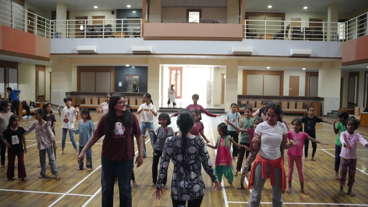 christlavasa's tweet photo. MOVE BEYOND | Dance Workshop
The Lavasa Dance Academy, in collaboration with the Centre for Social Action, presents an engaging dance workshop celebrating movement, creativity, exploration, and expression.
Move. Explore. Express!
#MoveBeyond #DanceWorkshop #CHRISTLavasa https://t.co/FX3UgoU5an