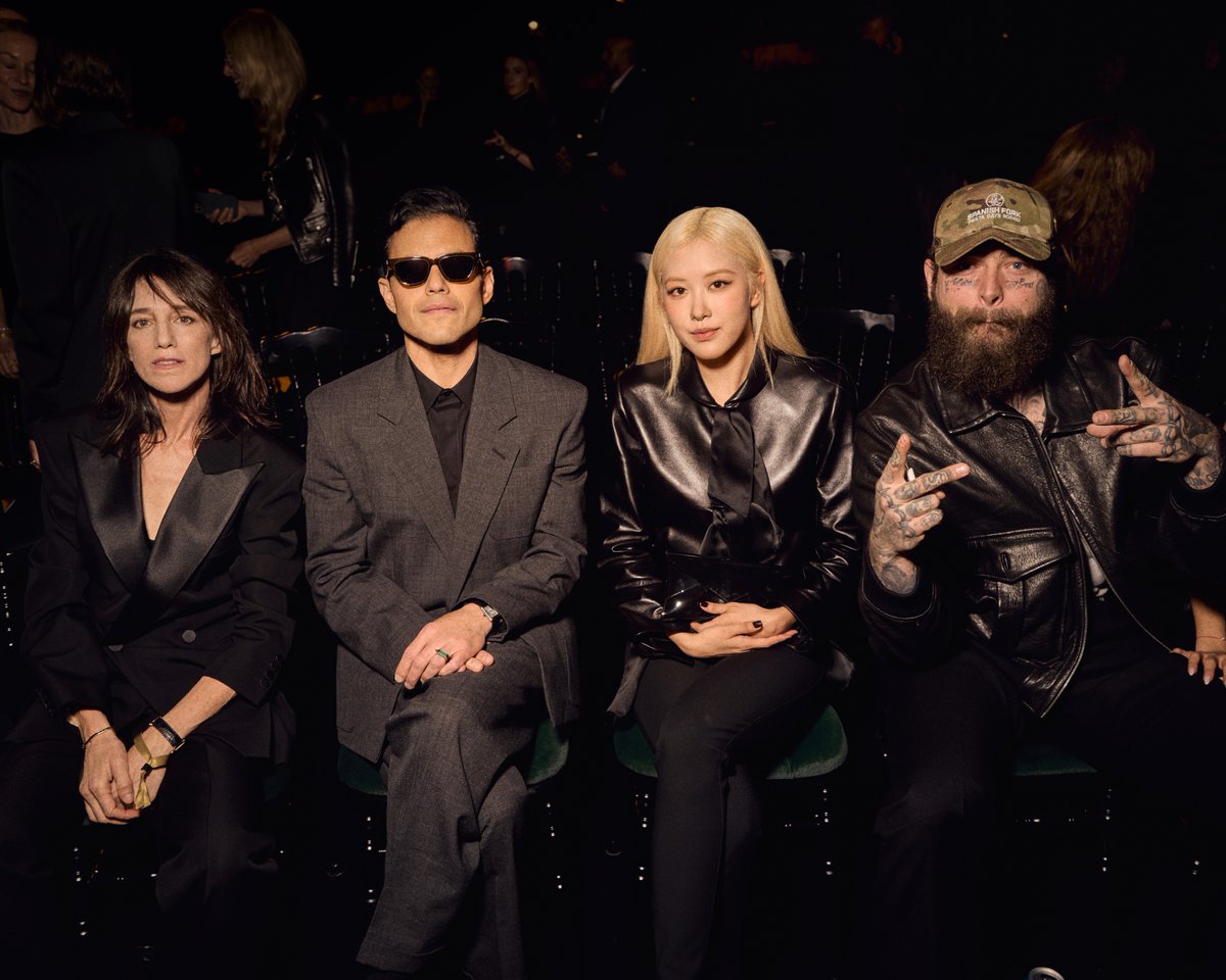 mintmag_th's tweet photo. น่ารักมาก! ชมโมเมนต์ชัดๆ ของสาว #ROSÉ Global Brand Ambassador ของ Saint Laurent พร้อมด้วย POST MALONE, CHARLOTTE GAINSBOURG และ RAMI MALEK นั่งฟร้อนท์โรว์ ร่วมชมแฟชั่นโชว์ Saint Laurent Women’s Summer 27 ที่จัดขึ้นเมื่อสัปดาห์ที่ผ่านมา ณ ปารีส ประเทศฝรั่งเศส 💚

ROSÉ AT YSL PFW
#YSL
#SaintLaurent
#YvesSaintLaurent
#MintNews