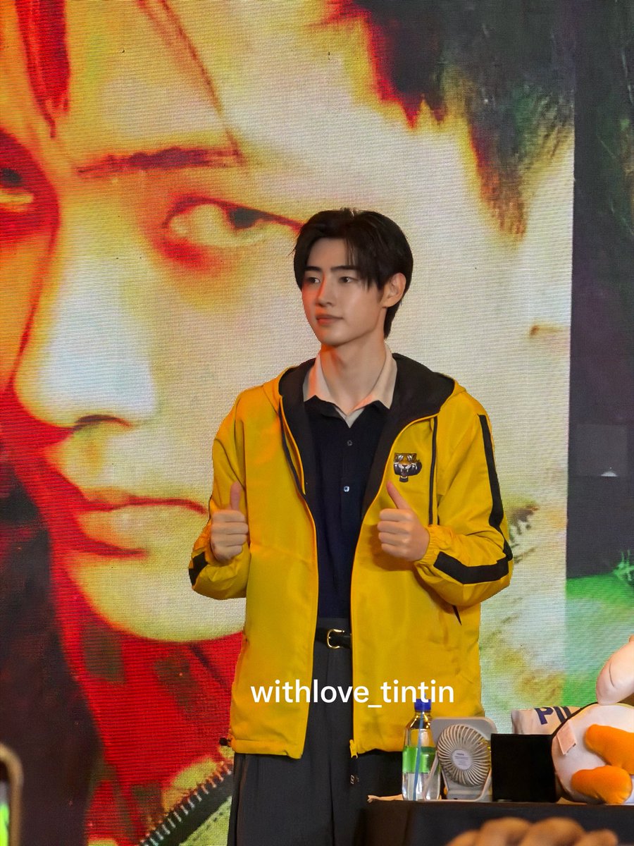 withlove_tintin's tweet photo. thank you so much sunghoon, for wearing the UST jacket i bought for you. fantasy unlocked talaga! 

It’s a pity i wasnt able to get it back. The staffs said the members brought home some items and it’s probably one of them. https://t.co/KonbOFjo3Z