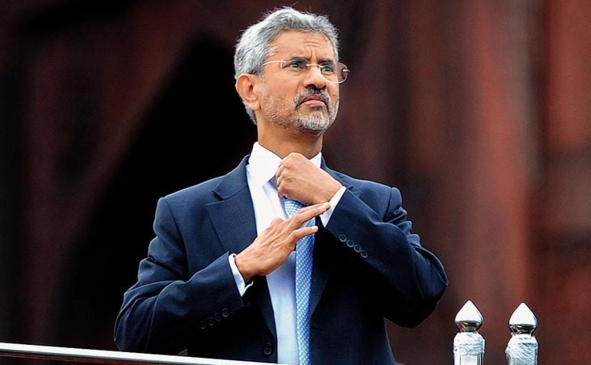 MeghUpdates's tweet photo. EAM Jaishankar REMINDS the West why New India WON'T cut ties with Russia: ​"Russia STOOD by INDIA when much of the WORLD backed the military regime (Pakistan) next to us." 💥 

– America WON'T LIKE this, but TRUTH HURTS 🎯 https://t.co/4IU0zQDN8O