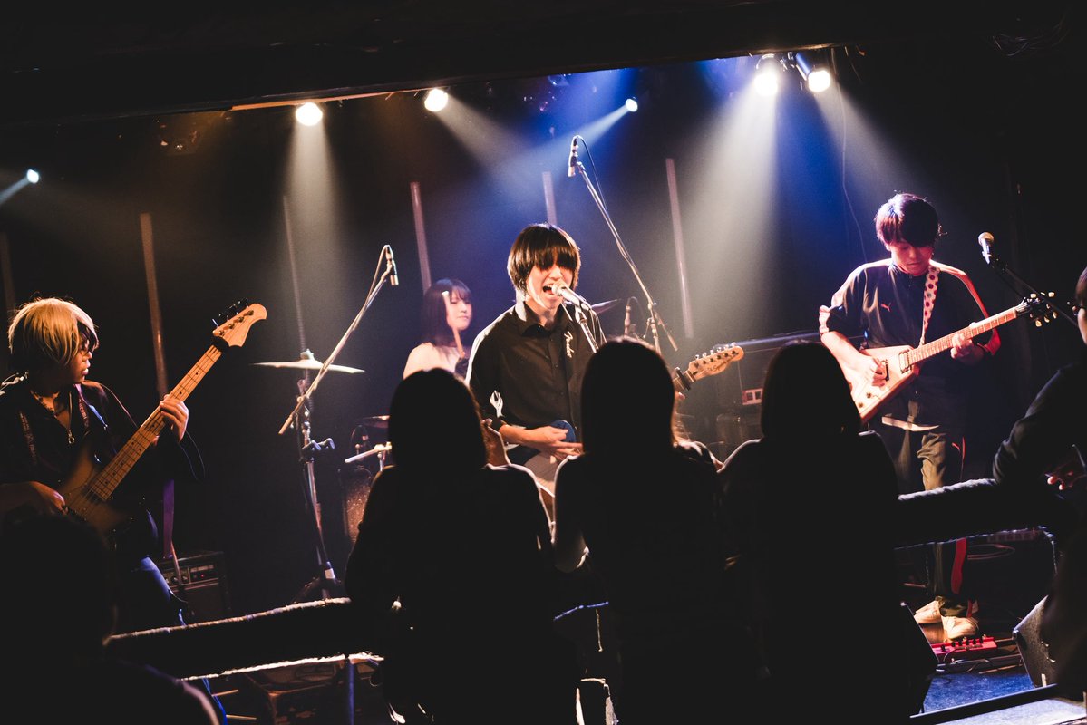 takun_baas's tweet photo. 昨日は人生初ライブでした！
緊張して全然引けなかったのがすごい悔しいけど
むちゃくちゃ楽しい時間でいい経験になりました！
スタッフの方々や皆さんに感謝です！
いつかリベンジしたい🔥

Photo @photo_matty https://t.co/inAis3o6UA