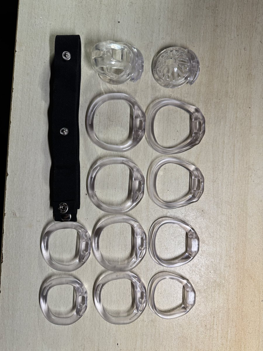 hello00816's tweet photo. I'm an Asian yellow-skinned bitch. These are the chastity locks I have.￼￼￼￼￼🤭🤭🤭 https://t.co/KHH3h5zvnz