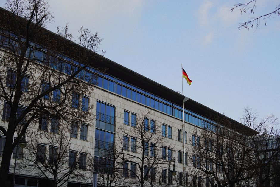 EUFinanceNews's tweet photo. Greenfield Capital said it had been trying for months to obtain board changes at the Safe Ecosystem Foundation and has now turned to the Swiss regulator, asking it to step in and resolve the governance dispute. dlvr.it/TVmxSs #Regulation #SafeEcosystemFoundation #Switzerland https://t.co/w8xx3CIcTe