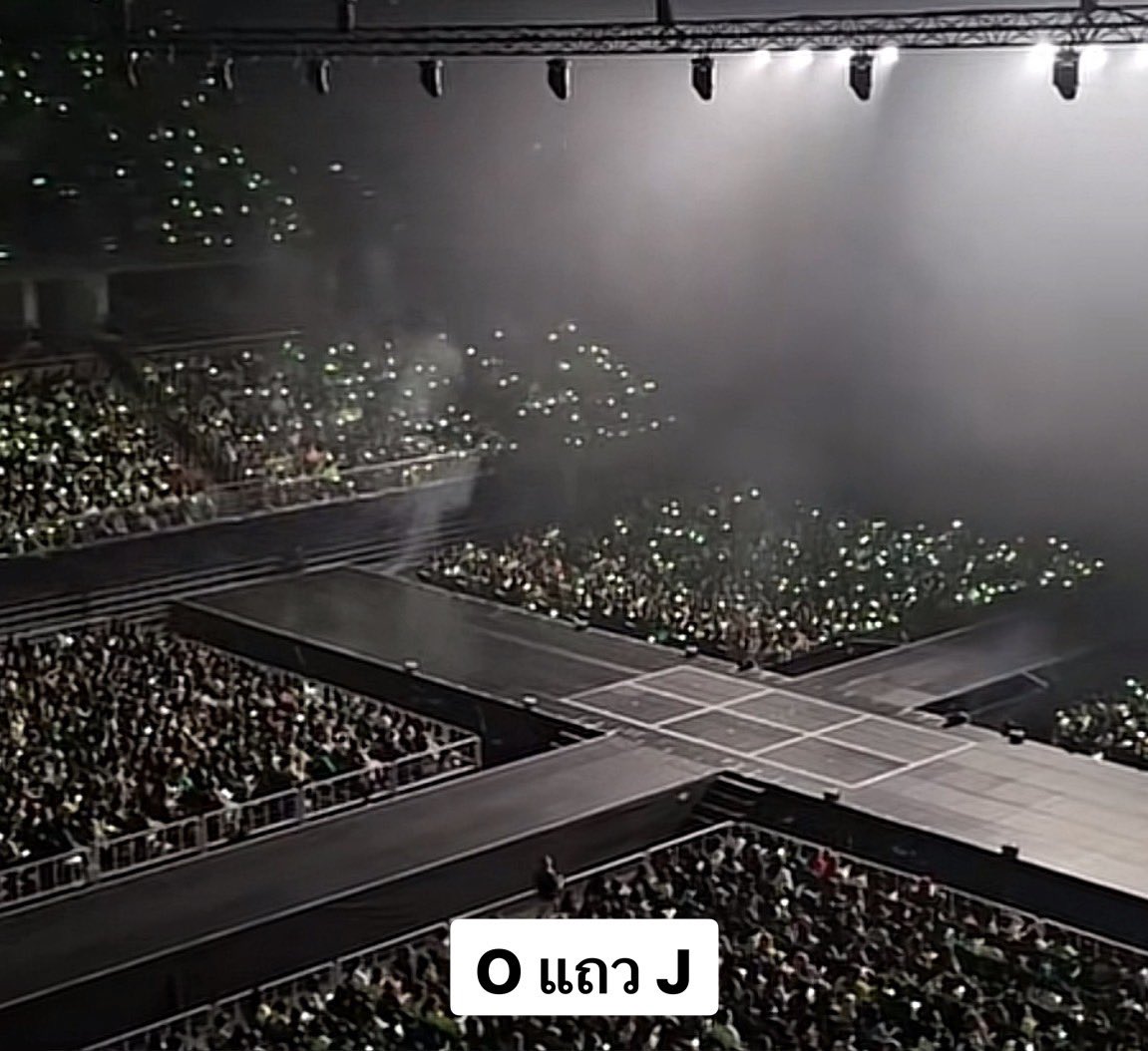 Helpyou31089's tweet photo. #WilliamEstConcert 🤍🤍
#williamest #ตลาดนัดวิลเลียมเอส https://t.co/W51Cw6ncQN