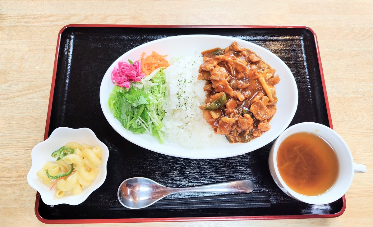 CafeOozora's tweet photo. こんにちは！はな子です！！

本日の日替わりは、
ポークハヤシライスです！！

本日の小鉢は、
マカロニサラダです！！

ぜひ、お越し下さい〜🤗

#カフェおおぞら
#本日の日替わり
#本日の小鉢
#就労支援B型 https://t.co/6pdufTjrvq
