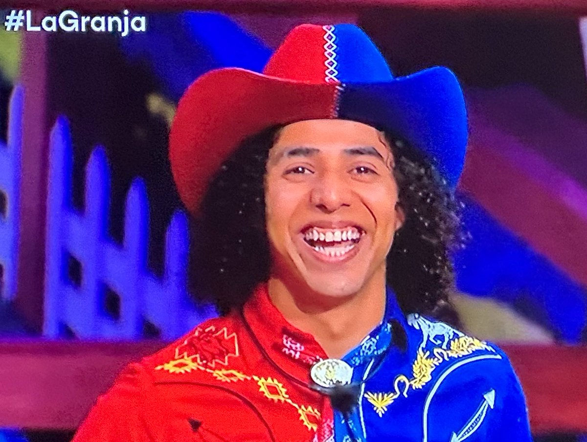 viejagacha's tweet photo. Una vez más dándole protagonismo a Kevyn en un show de domingo de #LaGranja 
#LaGranjadeKevyn https://t.co/cURQAMmJLG