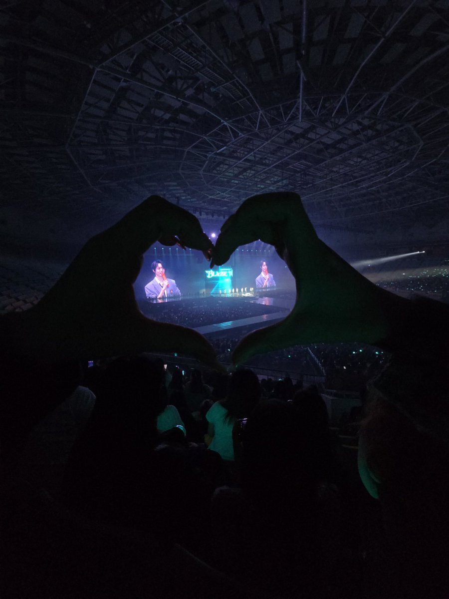 31_onx's tweet photo. 하룰라라석 가서 트친이랑 연석으로 즐겜햇어용🫰
진짜 너무너무 재밌게 봤당 😙 https://t.co/52ou0SmIQu