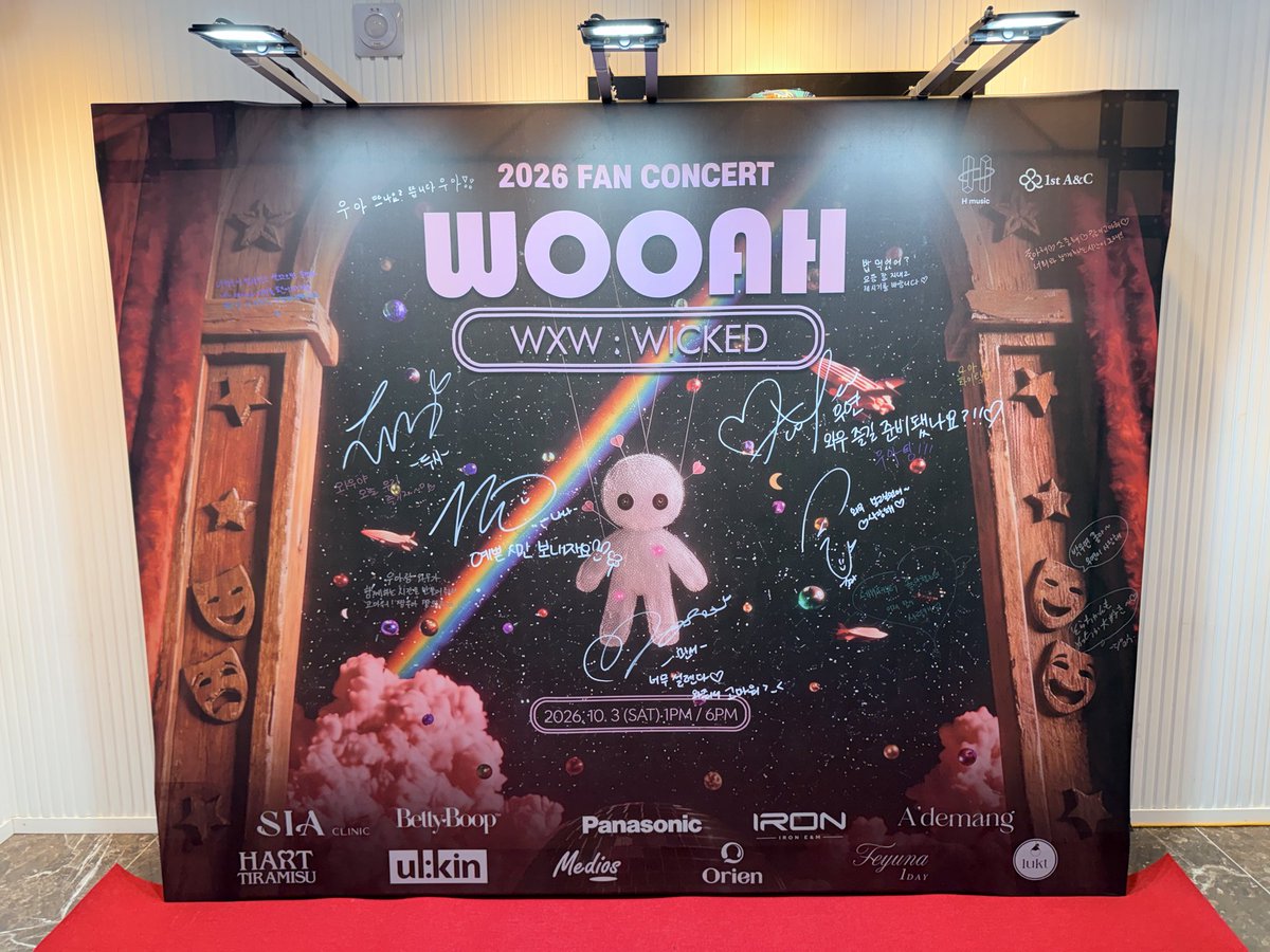 KingZoneCFMJJ's tweet photo. 261003 WOOAH 팬콘서트 2부
#WOOAH #우아 
#WXW_WICKED #WOOAH_FANCONCERT
#나나 #NANA https://t.co/ie1EpUQiIq