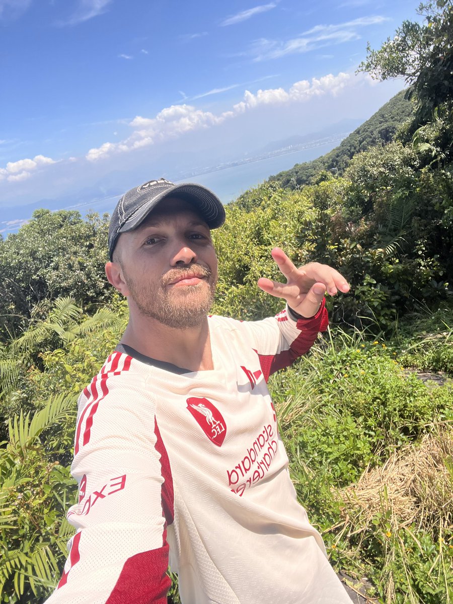ZackTastic268's tweet photo. Hiked Son Tra. Came for the view. Stayed for the monkeys. #DaNang https://t.co/jdcBk96RkD