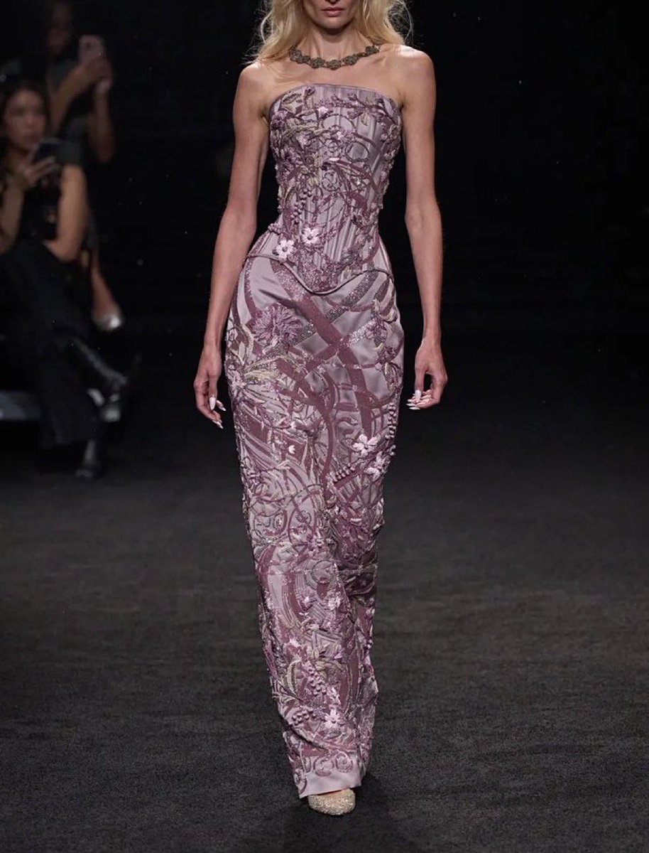 pacuzl's tweet photo. Wiederhoeft Spring 2027 RTW is so dreamy Every look feels like a little work of art https://t.co/dQjcb8tEr4