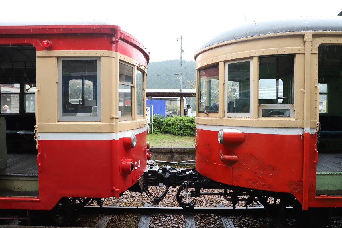 railcrisscross's tweet photo. もう走る姿を見ることはできないだろうも思ってきた片上鉄道のディーゼルカー

雨の中でも力強い走りを見せてくれて感激

2026/10/4 柵原ふれあい鉱山公園 片鉄祭 https://t.co/xrVGFu1gWc