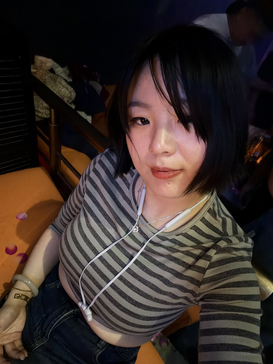 Bcvmioo666's tweet photo. 和大哥贴贴 https://t.co/ew0UJsQ8jV