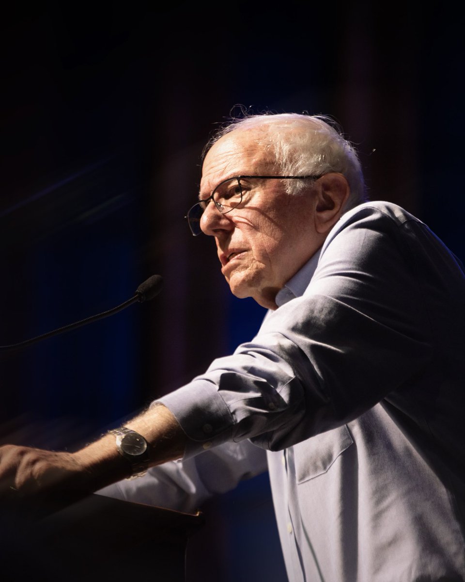BernieSanders's tweet photo. Great event tonight in Bakersfield — a strong working class community. 

The people here deserve a leader in Congress who will fight back against Trump’s disastrous policies.

Randy Villegas is that leader. https://t.co/s6YWjBfiOw