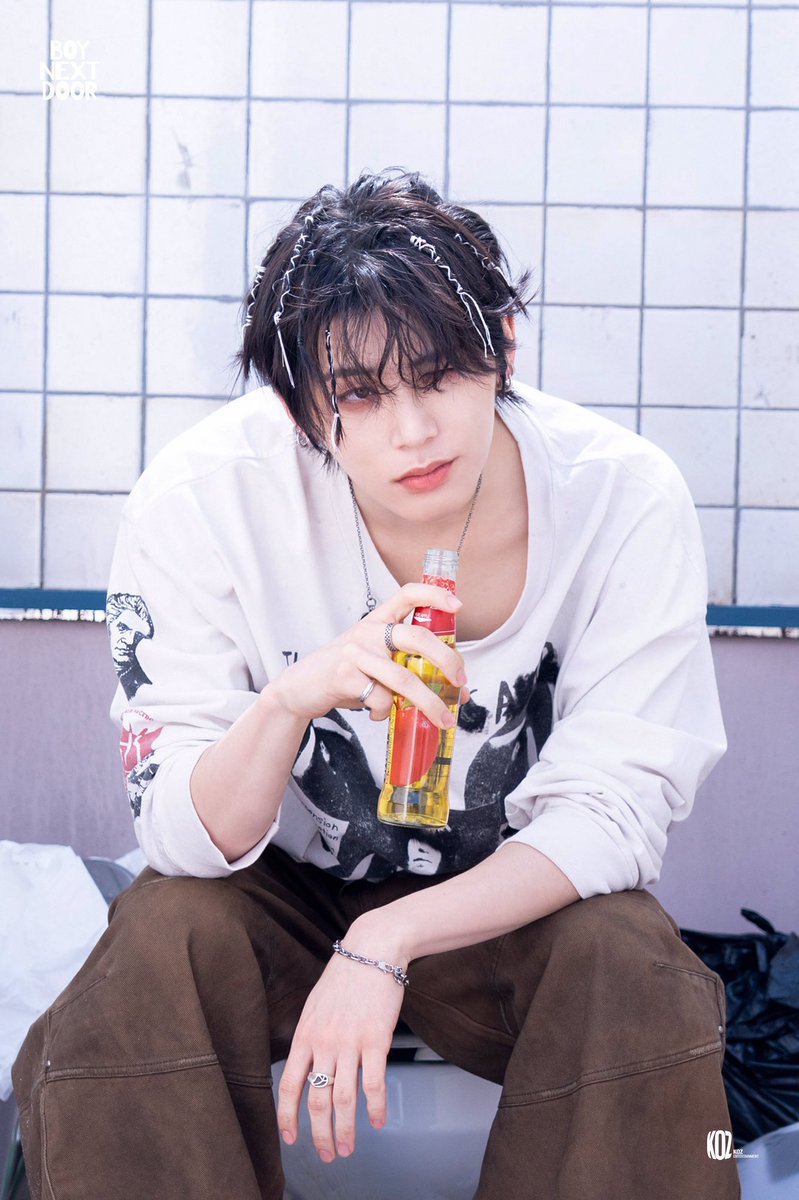 sanrwu's tweet photo. you’ll wanna lick it or whatever woonhak said https://t.co/DSOLyssOC4