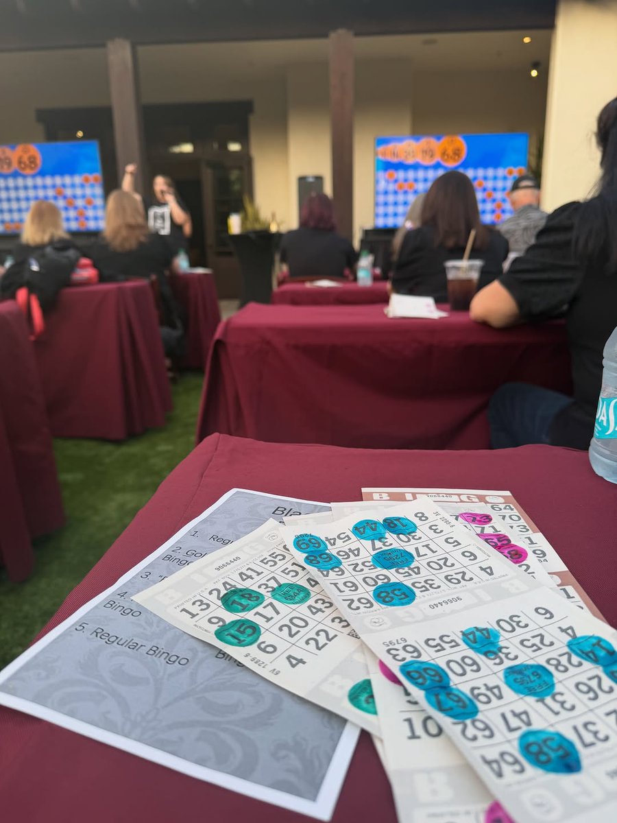 BarnesNata60971's tweet photo. Should you reach the playoffs, your Thursday night is occupied by Red Zone tape. Failing that, you're off to play neighborhood bingo. https://t.co/fzqUNogAYs