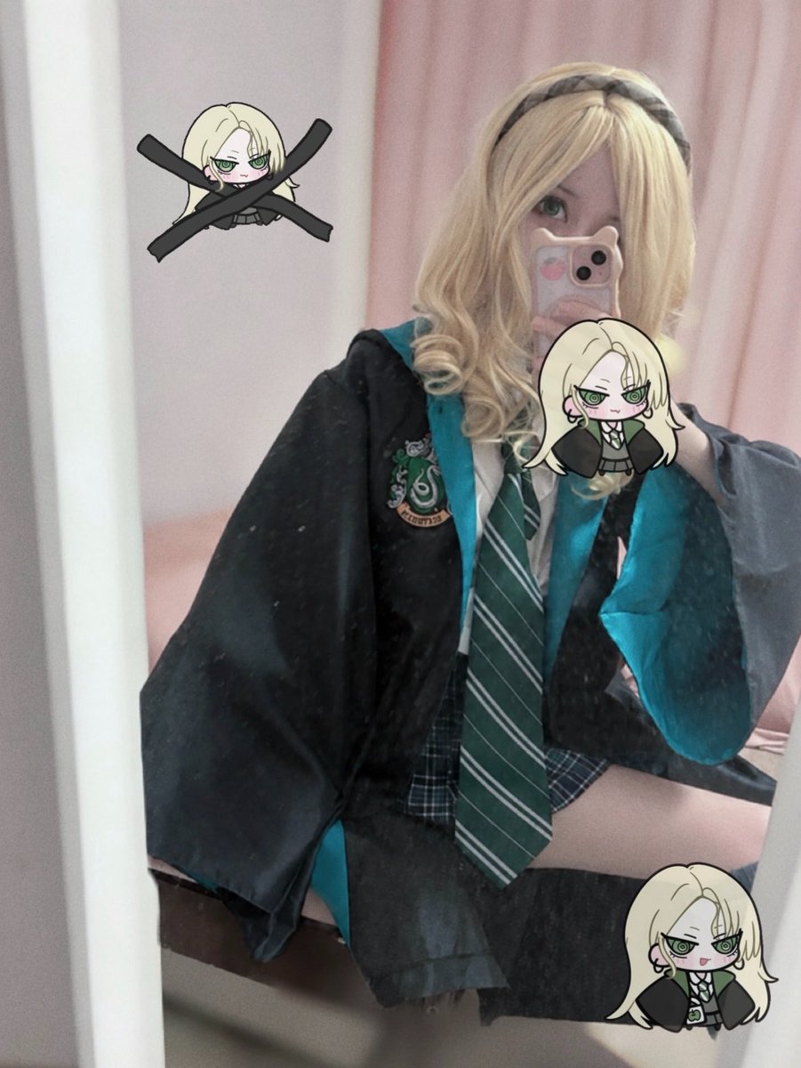 bunnykitten's tweet photo. this is my last malfoid cosplay until i read the harry potter series !! 🐍💛 (i find it hard to read books without lots of pics, but i'll try...) https://t.co/j8mmosPs10
