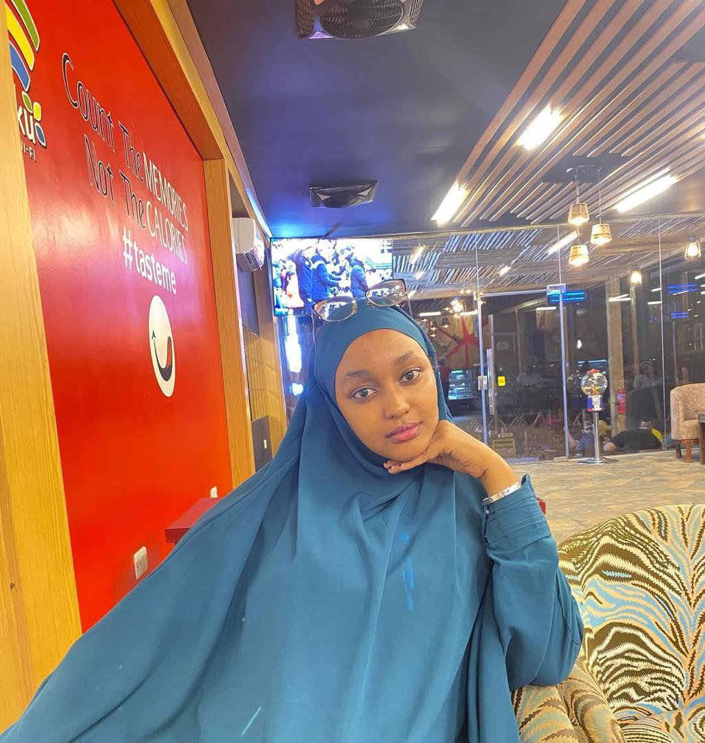 __husnerh_'s tweet photo. Hi, Im single 😭 https://t.co/d0Wq8qltVu