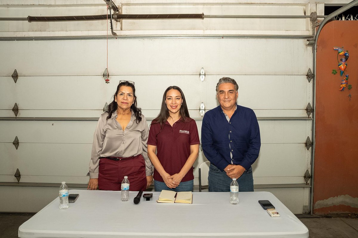 JulietaRamirezP's tweet photo. En Mexicali compartimos un encuentro con el equipo del doctor Jesús Ruiz Uribe y Eva Rodríguez.

Hay experiencia, trabajo y organización que deben sumar a esta nueva etapa. Seguimos construyendo un movimiento donde todas las expresiones tengan una tarea y un lugar en el fortalecimiento de la transformación en Baja California.