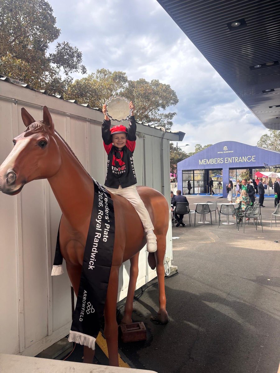 GaiWaterhouse1's tweet photo. 🏆 🐎 @REDFOX_Racing’s greatest fan after cheering home Saturday’s Group 3 Breeders’ Plate winner FLYING HOUDINI 🙌🏼 🥇 https://t.co/Lzm6Ikdncs