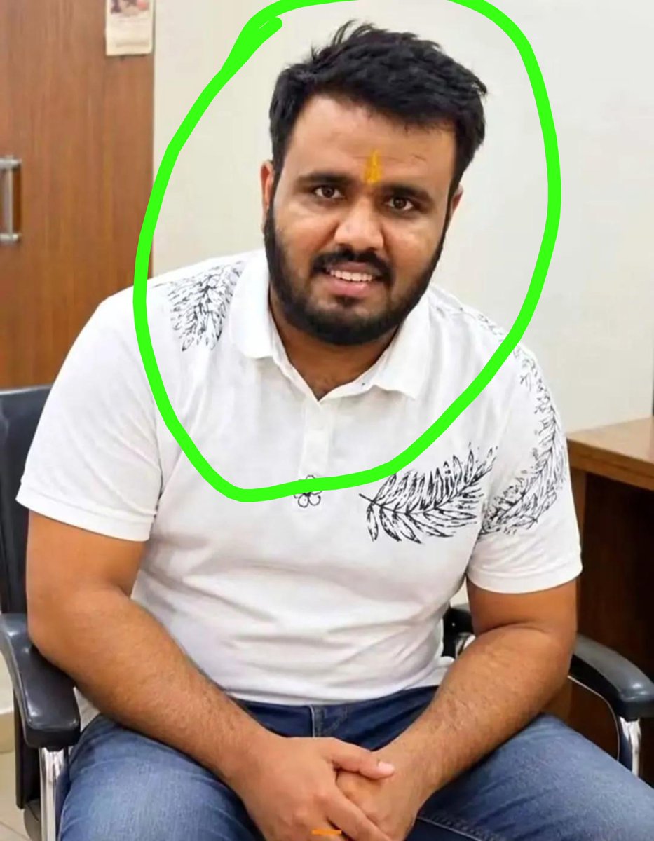 ErKripaShankary's tweet photo. 10 की कचौरी , 30 का भुट्टा, 
इन पुरुषों को महिलाओं ने करोड़ो में लूटा।

पुरुष की जिंदगी इतनी आसान नहीं जितना लोग समझते है।
इनका नाम संभव जैन है ये गुरूग्राम की एक IT कंपनी में इंजीनियर है।

2023 में शादी हुई और 2025 में तलाक हो गया।
तलाक न सेटलमेंट 3 करोड़ में फाइनल हुआ जिसको किस्तो में देना था।

1 करोड़ रुपए दे चुके थे अगली किस्त में 1 करोड़ देना था।
गुरुग्राम से AirBnb बुक करके नोएडा आते है और SuperNova होटल में ठहरते है।सुबह Checkout..1/2