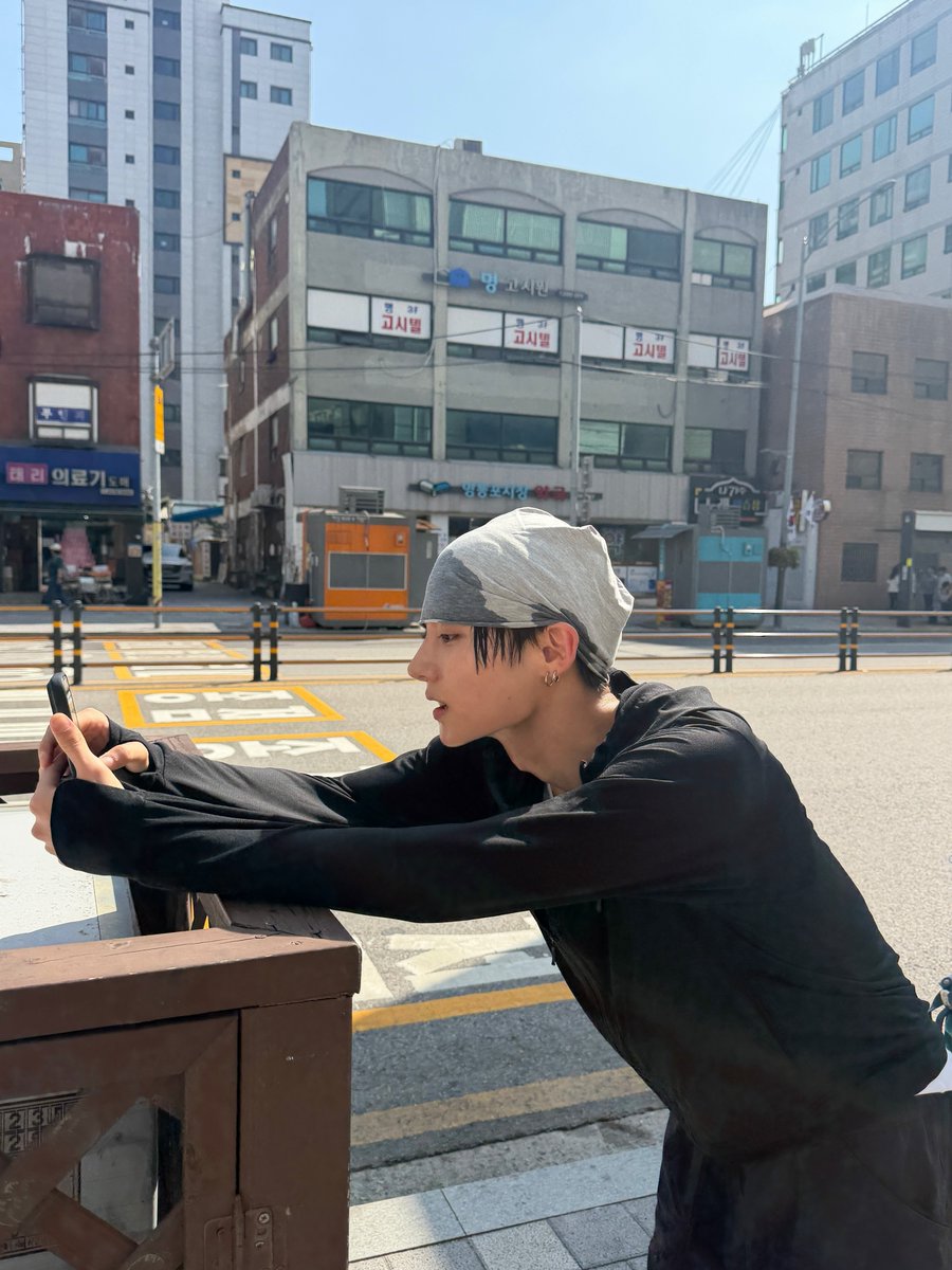 19wons's tweet photo. sangwon running picture via junseo update ♡ #상원 https://t.co/O5iLqWbwL2