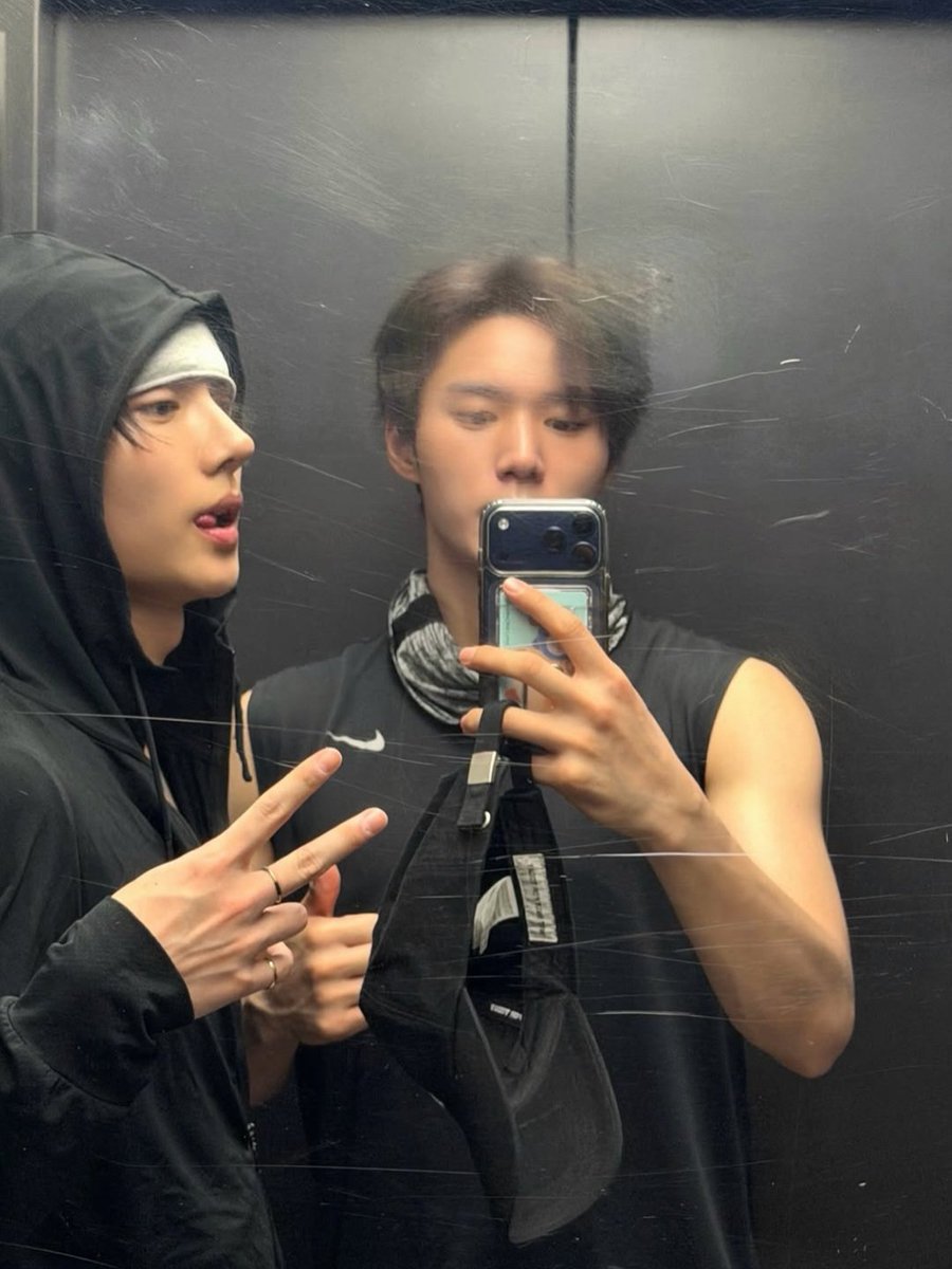 19wons's tweet photo. sangwon running picture via junseo update ♡ #상원 https://t.co/O5iLqWbwL2