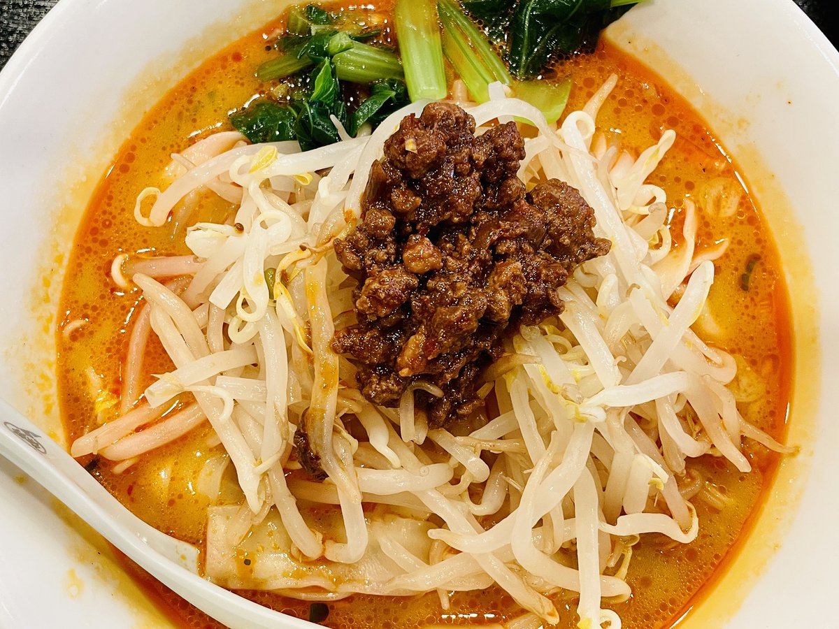 oishiidesyo's tweet photo. ニイハオ 目黒駅前店
日替わりA
坦々刀削麺＋半ライス

弾力あるモチ麺が美味しい。
ほどよい辛旨スープ。完飲。 https://t.co/1qMJP20NbJ