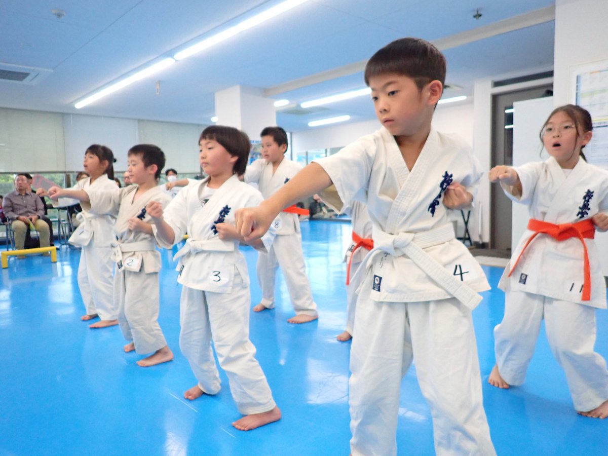 nbma_karate's tweet photo. 10月限定審査会が野田道場で行われました。
https://t.co/JlrqNkOyMY
#空手岡山 #空手 #岡山空手 #習い事岡山 #護身 https://t.co/YnAjGJElwG