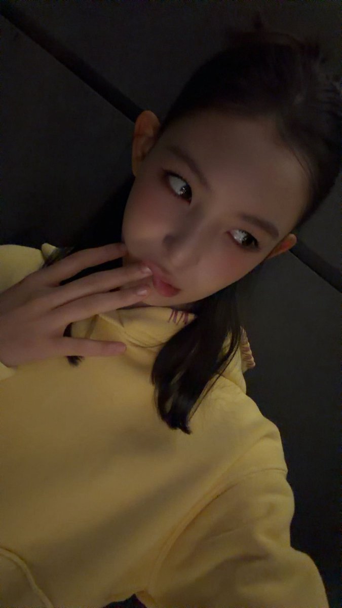 yihaniarchive's tweet photo. 261005 - yi hani weverse update 🫶🏻

#TUIDE #YIHANI #튜이드 #이하늬 https://t.co/Rb58fqvHQN